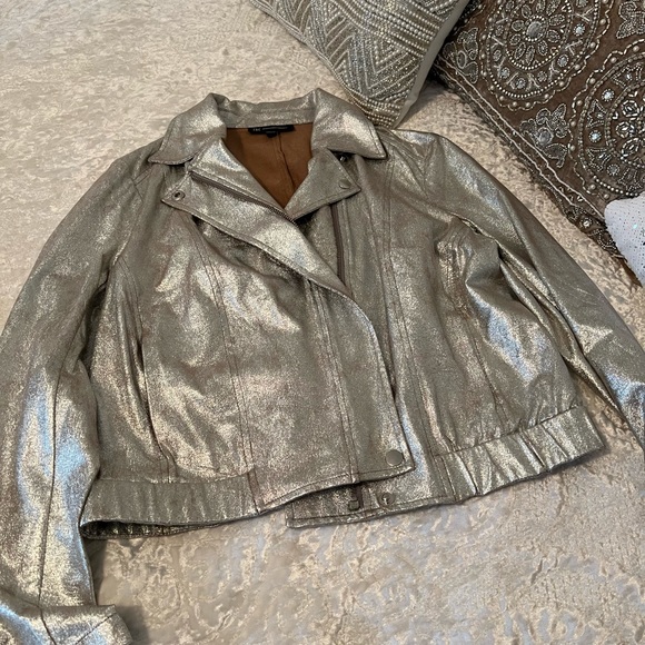 Gold jacket - Picture 4 of 10